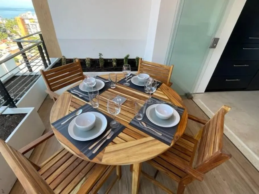 New! Luxury 2Bd 2Ba Romantic Zone Largest Pool In Pv Sea View Balcony Puerto Vallarta Meksyk